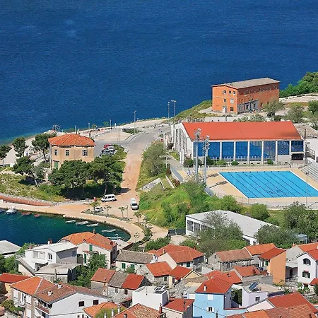 Amazing Apartment In Pirovac With Lake View Appartamento *
