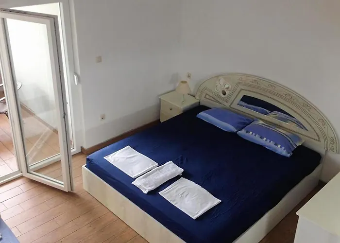 Cozy In With Wifi Pirovac