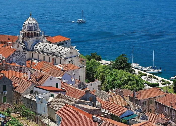 Cozy In With Wifi Pirovac